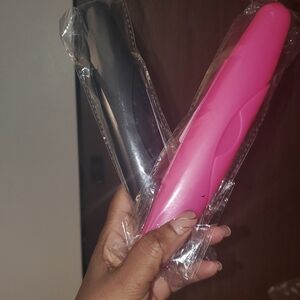 Set Of Toothbrush Holders -> Will Come With One Oral B Toothbrush